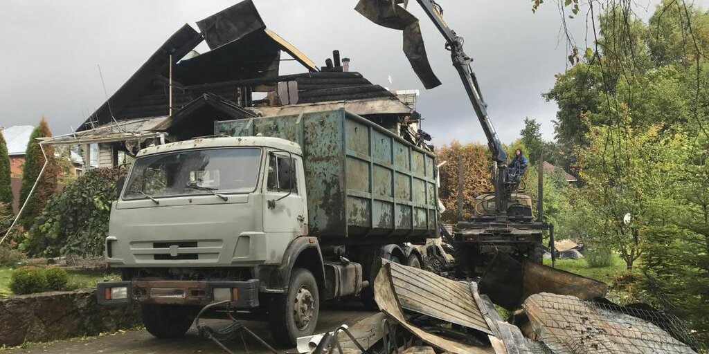 Вывоз мусора после пожара с утилизацией в Павловском Посаде в октябре