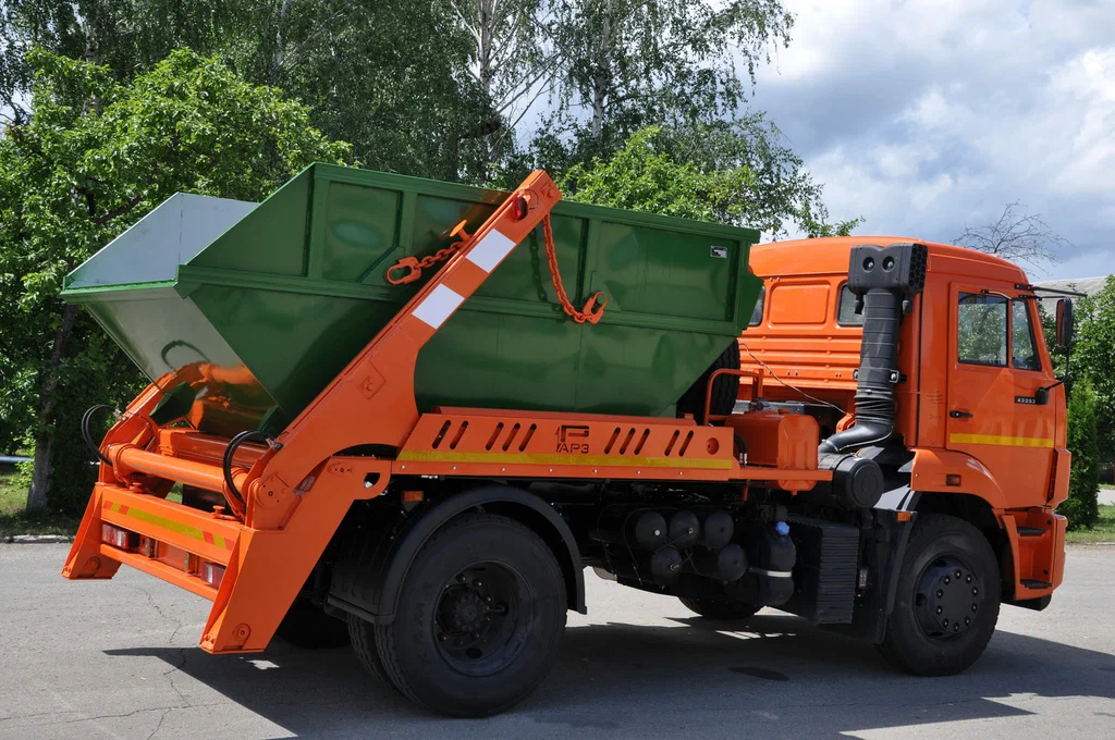 Заказ бункеровоза для вывоза мусора и отходов в Павловском Посаде в октябре