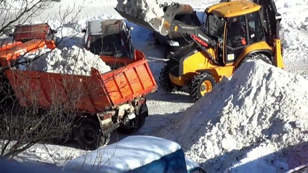 Вывоз снега с погрузкой в Павловском Посаде для организаций и частных лиц в октябре