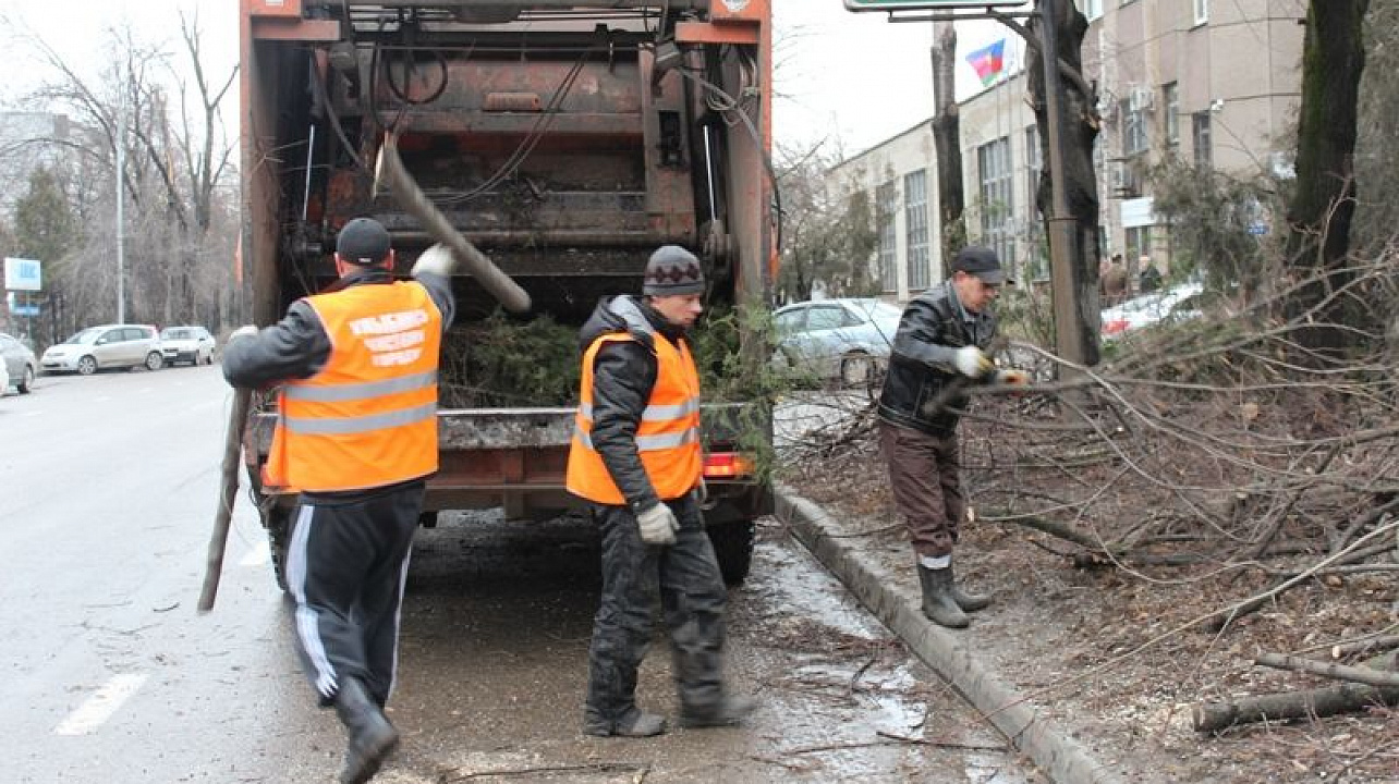 Уборка после стихийного бедствия в Павловском Посаде от 2896 руб