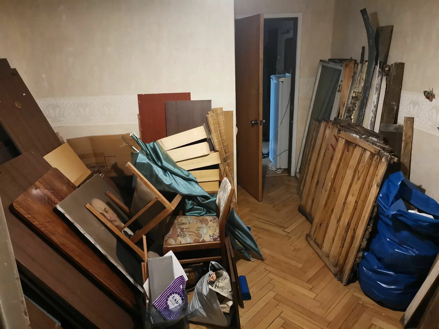 Демонтаж мебели с вывозом и утилизацией в Павловском Посаде в октябре